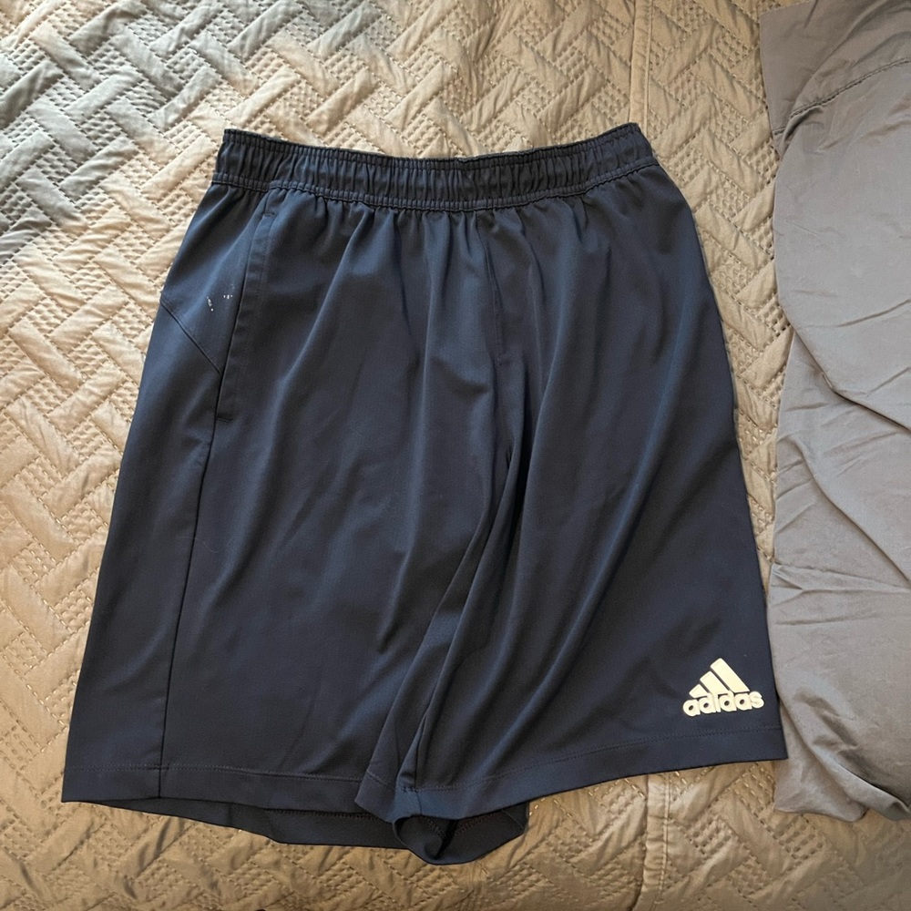 Men’s adidas basketball shorts size m